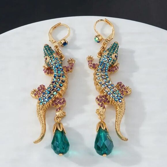 ✨ Heidi DAUS Elegant Gold and Blue Green Sparkling Crystal Lizard Earrings ✨ - Picture 4 of 8